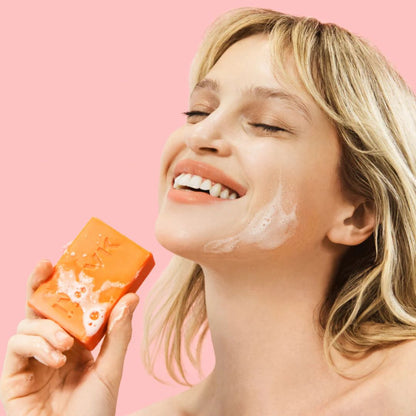 Makari IYKYK Vitamin C and Turmeric Facial Cleansing Bar